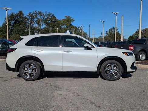 Used 2023 Honda HR-V EX-L image 3