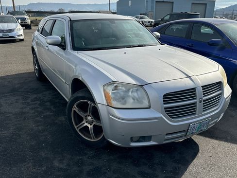 Used 2006 Dodge Magnum R/T image 2