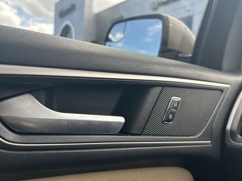 Used 2018 Ford Edge SEL FWD image 18