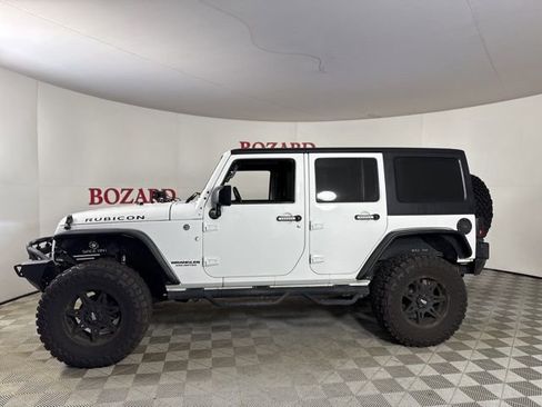 Used 2015 Jeep Wrangler Unlimited Rubicon w/ Connectivity Group image 5