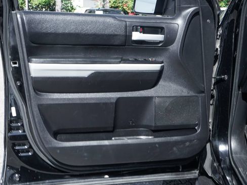 Used 2020 Toyota Tundra SR5 w/ SR5 Upgrade Package AWD/4WD image 15