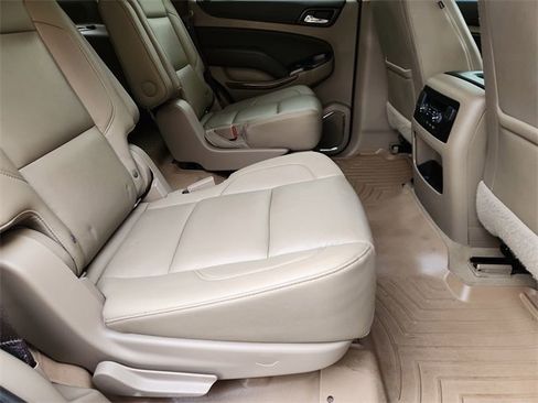 Used 2019 Chevrolet Tahoe LT w/ LT Signature Package image 28