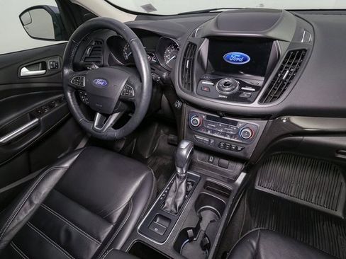 Used 2019 Ford Escape Titanium image 18