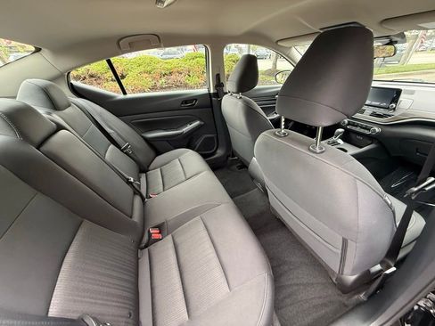 Used 2025 Nissan Altima 2.5 SV FWD image 37