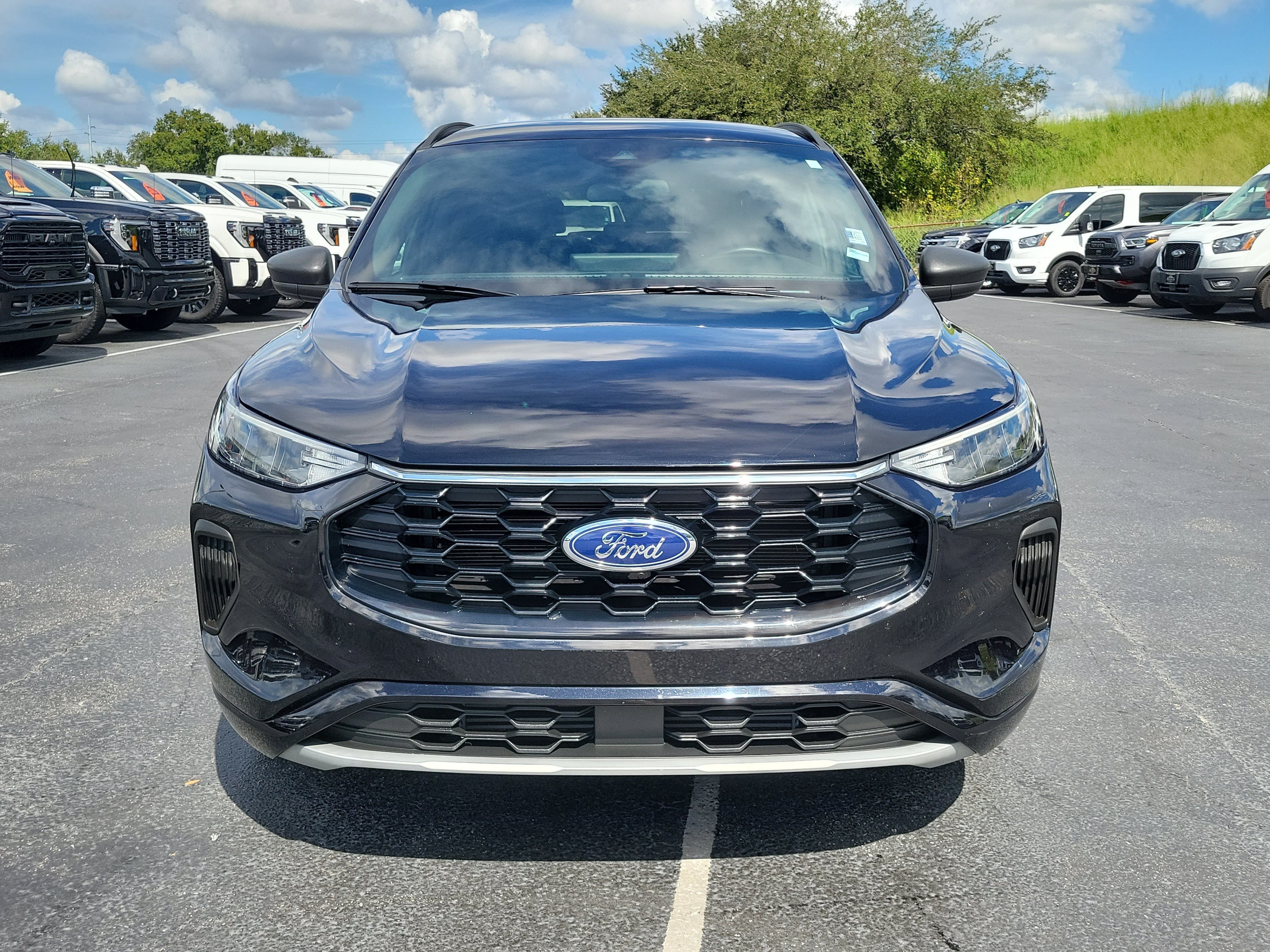 Certified 2023 Ford Escape ST-Line w/ Tech Pack #1 FWD image 2