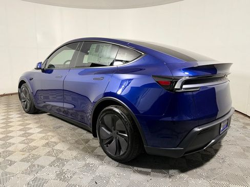 Used 2026 Tesla Model Y 2WD image 4