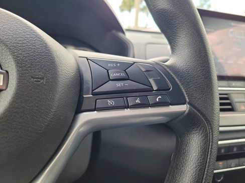 Certified 2025 Nissan Altima 2.5 SV FWD image 26