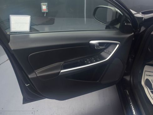 Used 2018 Volvo S60 T5 Dynamic w/ Vision Package image 11