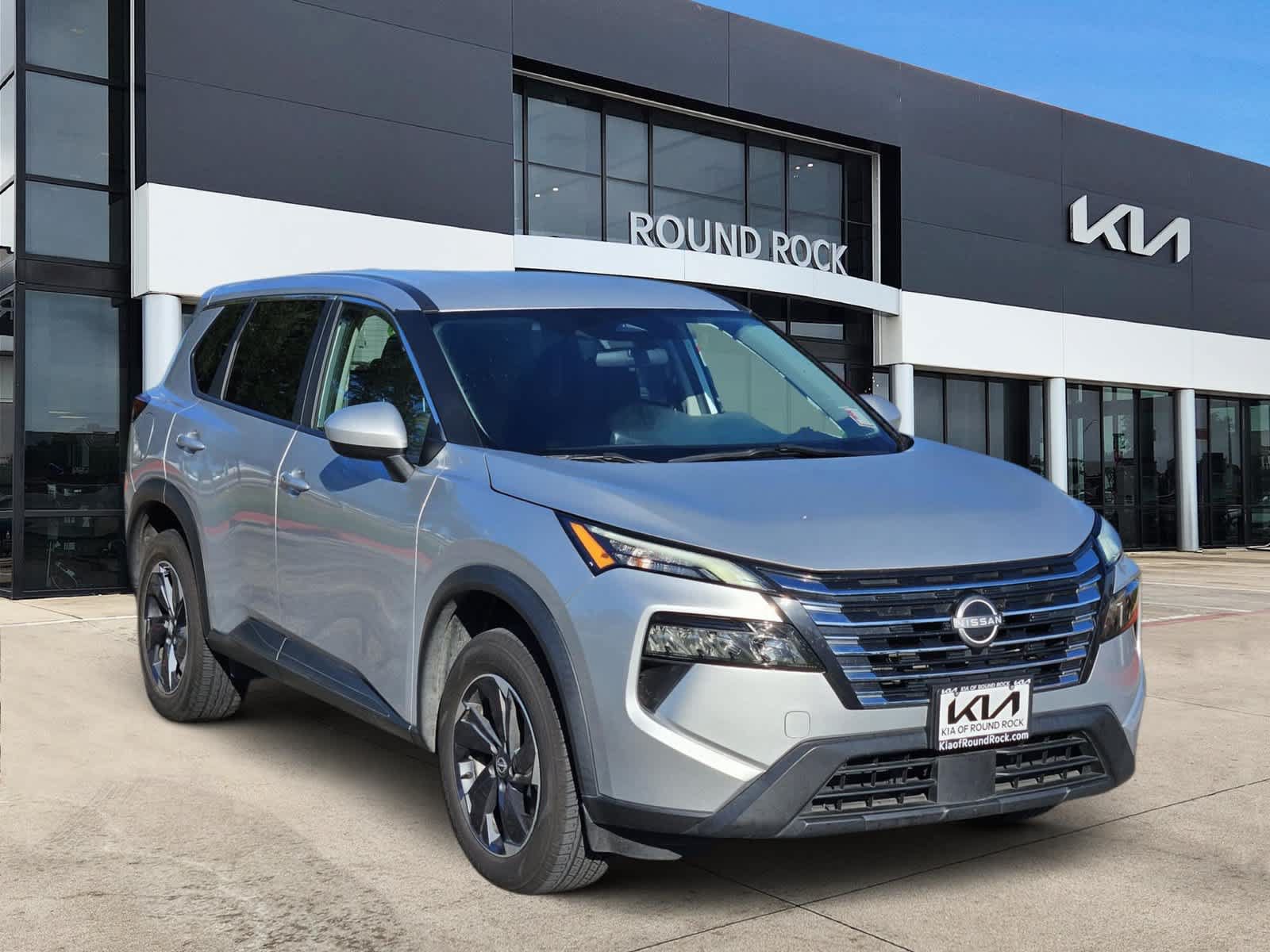 Used 2024 Nissan Rogue SV FWD image 3
