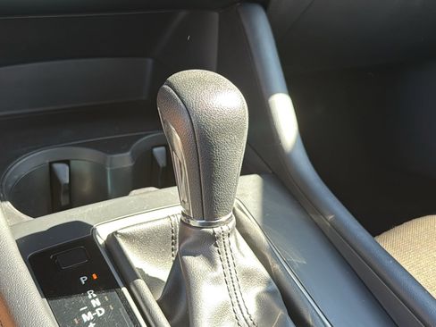 Used 2022 MAZDA MAZDA3 Sedan FWD image 16