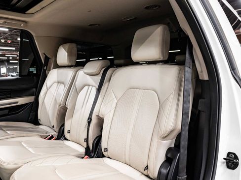 Used 2021 Ford Expedition Platinum image 9