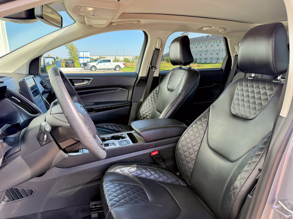 Certified 2024 Ford Edge Titanium AWD/4WD image 11
