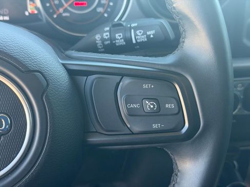 Used 2022 Jeep Wrangler Sport S image 10