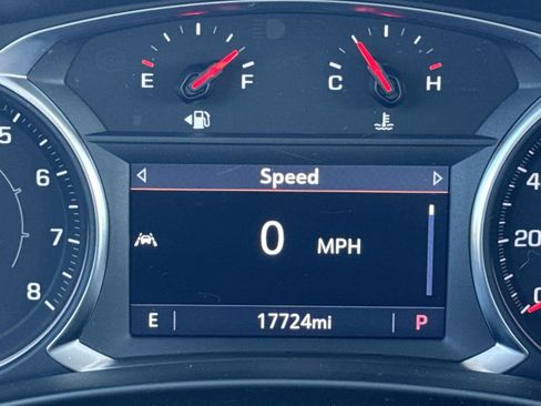 Used 2024 GMC Terrain SLT w/ Elevation Edition image 22