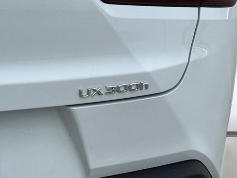 New 2026 Lexus UX 300h FWD image 19