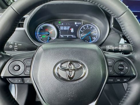 Used 2021 Toyota Venza Limited w/ Advanced Technology Package image 16