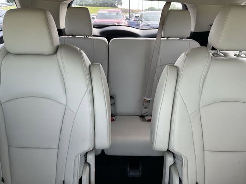 Used 2023 Buick Enclave Essence w/ LPO, Touring Package AWD/4WD image 22