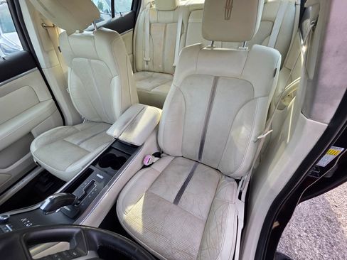 Used 2009 Lincoln MKS FWD image 11