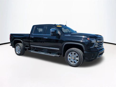 Used 2024 Chevrolet Silverado 2500 High Country w/ High Country Premium Package image 2