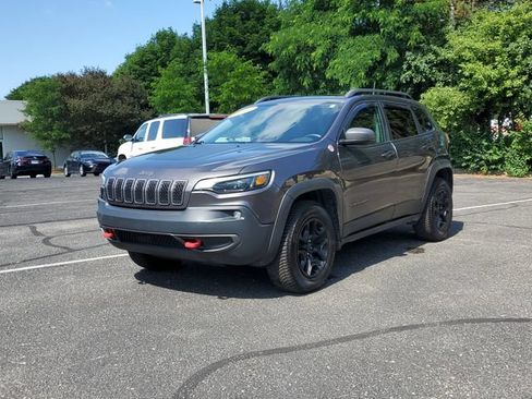 Used 2019 Jeep Cherokee Trailhawk AWD/4WD image 2