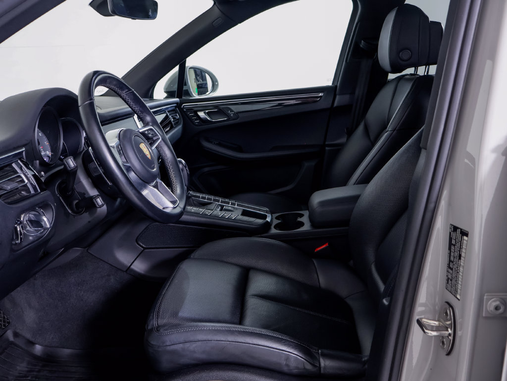 Certified 2021 Porsche Macan S AWD/4WD image 5