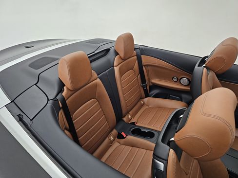 Used 2017 Mercedes-Benz C 300 Cabriolet image 40
