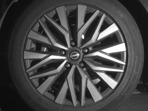 Used 2025 Nissan Altima 2.5 SV FWD image 12