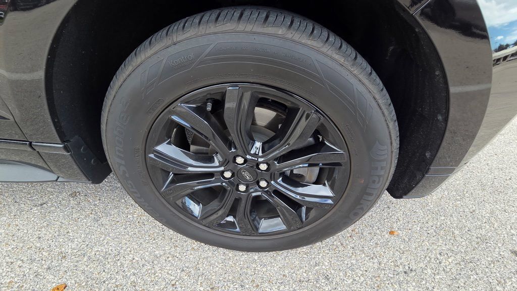 Used 2024 Ford Edge SE w/ Black Appearance Package AWD/4WD image 10