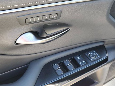 Used 2023 Lexus ES 350 w/ Premium Package image 32
