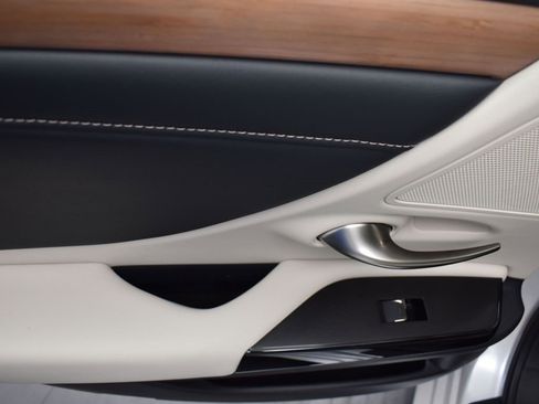 New 2025 Lexus ES 350 w/ Premium Package image 14