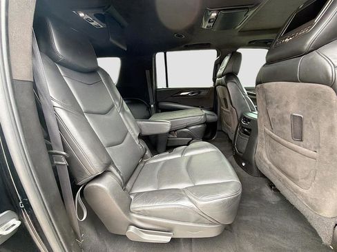 Used 2016 Cadillac Escalade ESV Platinum image 31