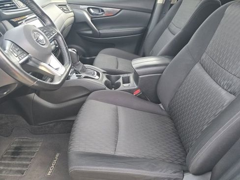 Used 2019 Nissan Rogue SV image 9