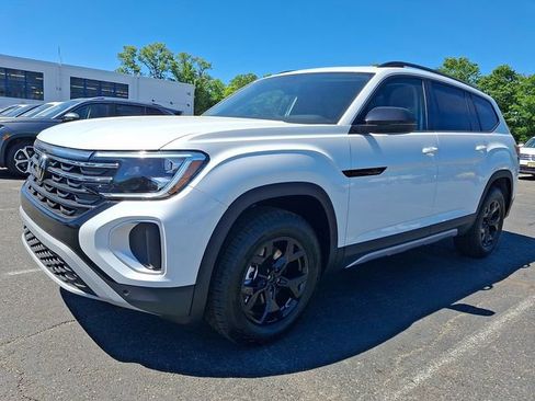 New 2026 Volkswagen Atlas Peak Edition AWD/4WD image 2
