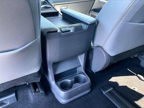 Used 2021 Toyota Sienna XLE w/ XLE Plus Package FWD image 34