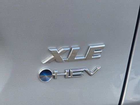 Used 2025 Toyota RAV4 XLE w/ Convenience Package AWD/4WD image 33