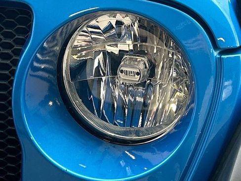 Used 2023 Jeep Wrangler Sport AWD/4WD image 10