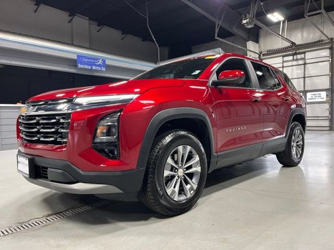 Used 2026 Chevrolet Equinox LT w/ Safety and Technology Package AWD/4WD image 3