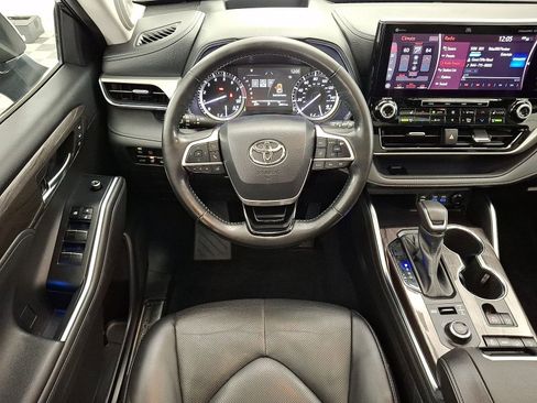 Used 2022 Toyota Highlander Platinum AWD/4WD image 13