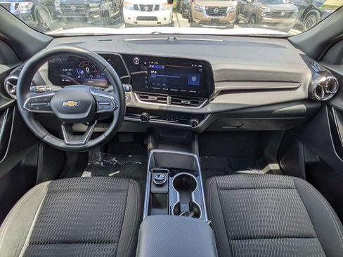 Used 2026 Chevrolet Equinox LT FWD image 15