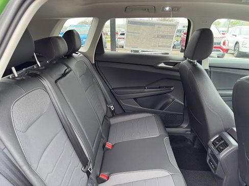 New 2026 Volkswagen Taos SE image 9