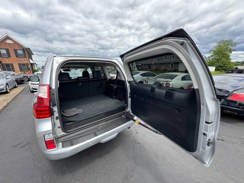 Used 2011 Lexus GX 460 image 30