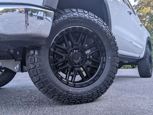 Used 2024 Chevrolet Silverado 1500 LT RWD image 35
