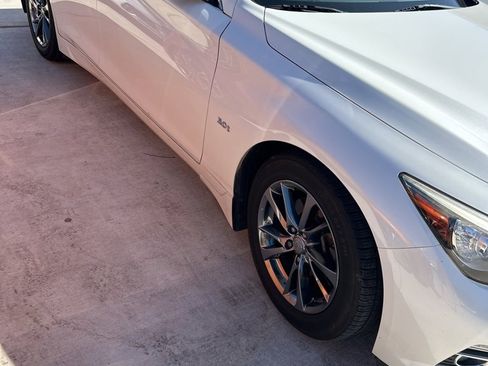 Used 2017 INFINITI Q50 Signature Edition w/ Cargo Package (L95) image 3