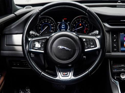 Used 2017 Jaguar XF S image 15