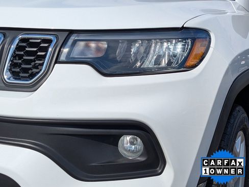Used 2024 Jeep Compass Latitude image 10