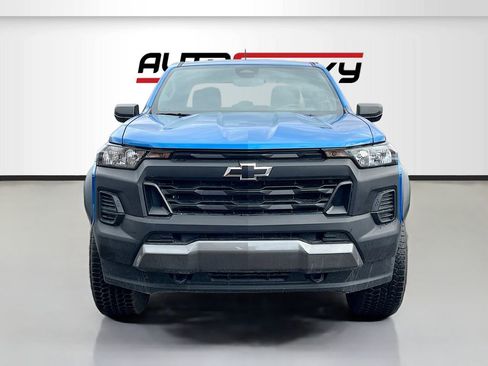Used 2023 Chevrolet Colorado Trail Boss w/ Advanced Trailering Package AWD/4WD image 2