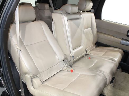 Used 2011 Toyota Sequoia Limited image 27