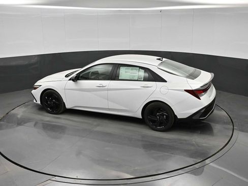 New 2026 Hyundai Elantra Sport FWD image 28