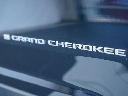 New 2026 Jeep Grand Cherokee Limited AWD/4WD image 17