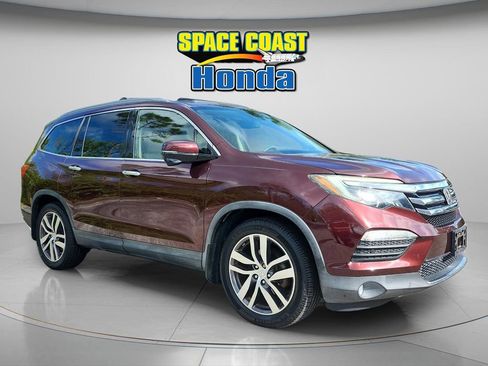 Used 2017 Honda Pilot Touring image 1
